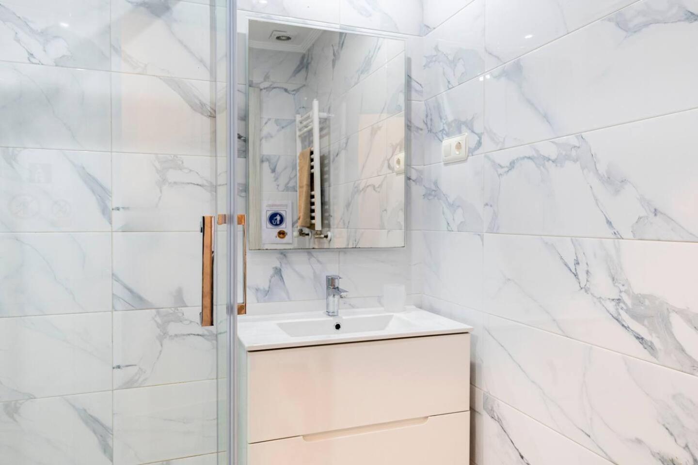 Amplio, Luminoso Y Moderno Cerca Del Casco Viejo Apartman Bilbao Kültér fotó